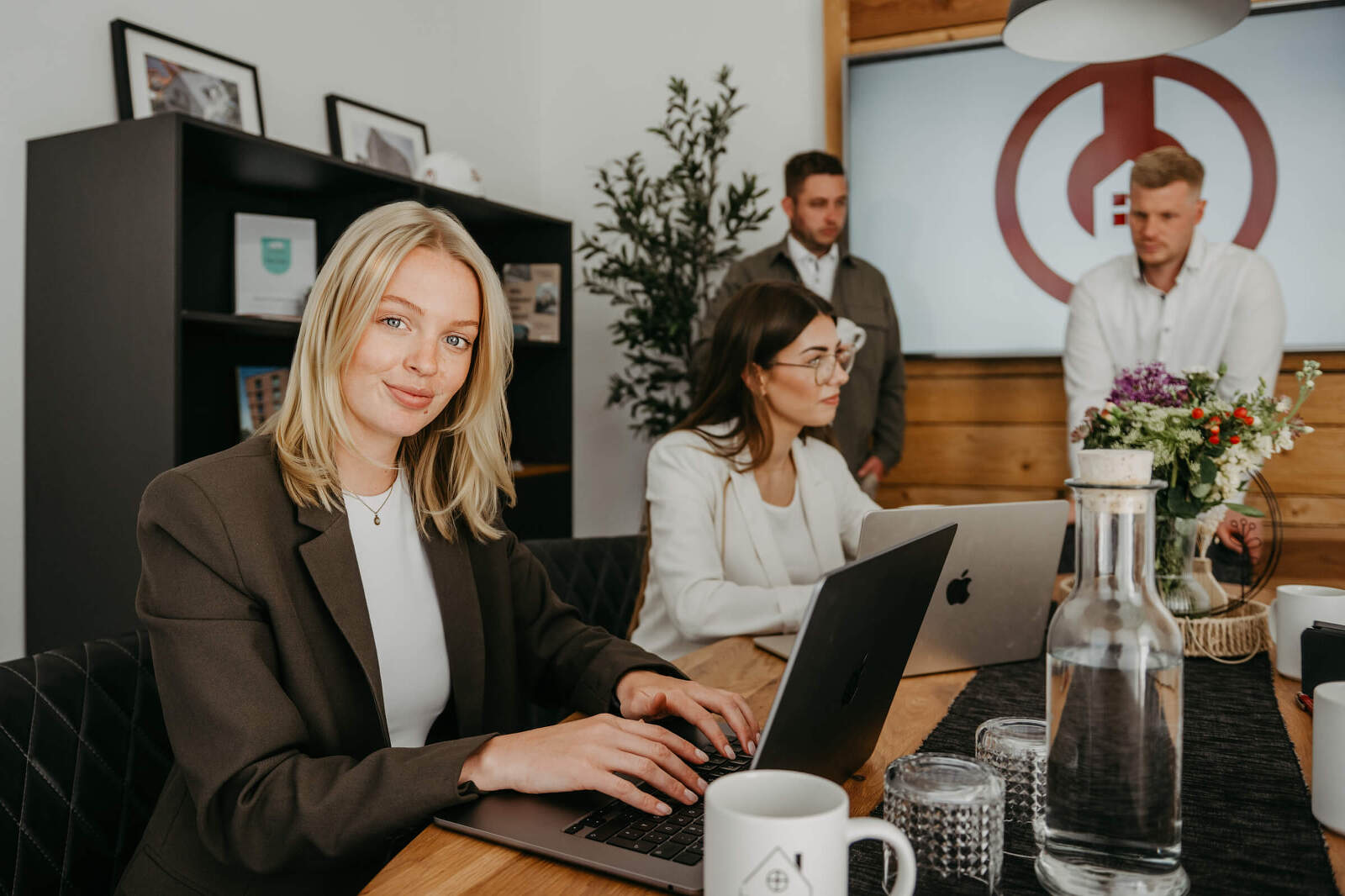 Mitarbeiterporträt Immobilien Nordsee Photovoltaik Teamfoto Aurich